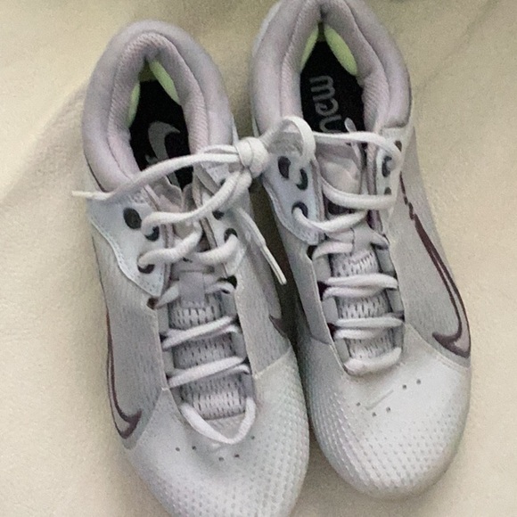 Nike React Woman’s Hyperdiamond 4 Softball Cleats - Picture 3 of 7